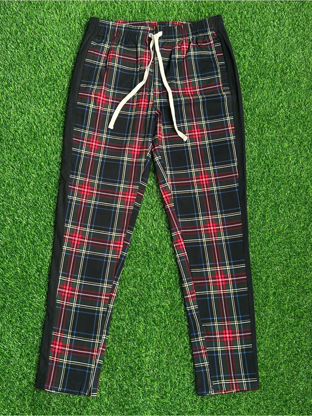 Victorious Black Plaid Side-Stripe Zipper Cuff Pants